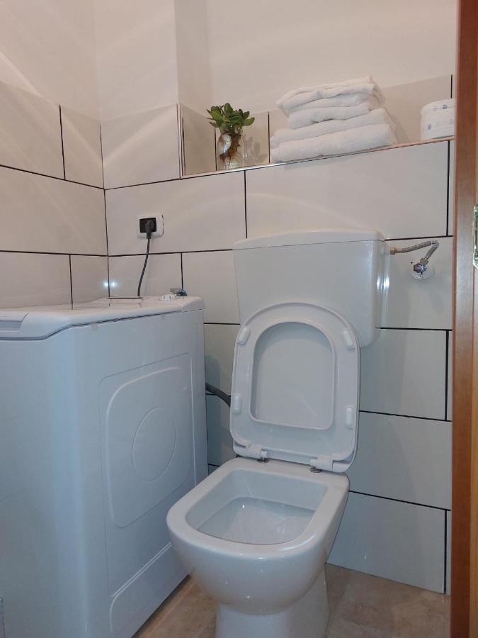 Esther Guest House Castel Volturno Εξωτερικό φωτογραφία